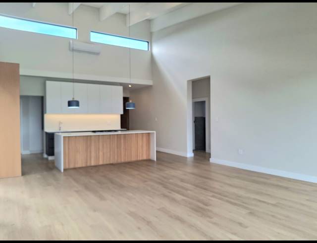 2 BEDROOM TOWNHOUSE FOR SALE IN SALT ROCK